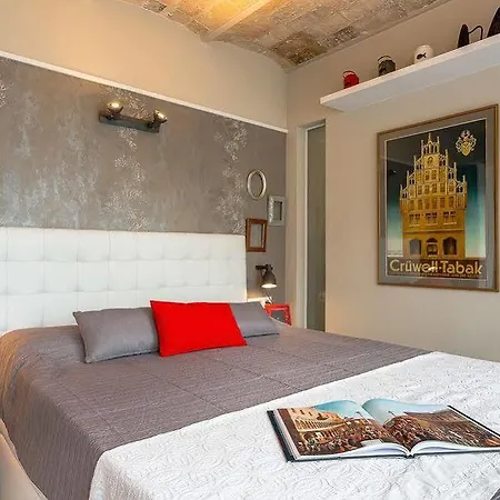 Urban District Apartments-vintage Suites & Loft Apartment